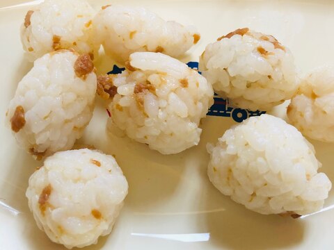 離乳食★ブロッコリー入り鶏そぼろおにぎり